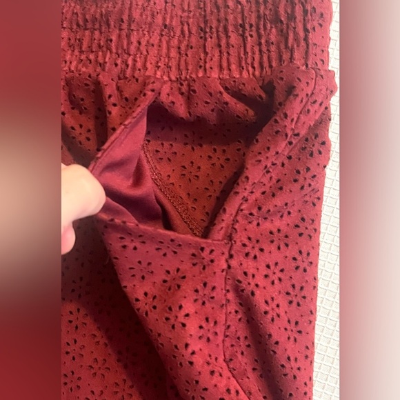 Maurice’s Women's Burgundy Shorts w Pockets & Sport Lining Size Large - Picture 5 of 12